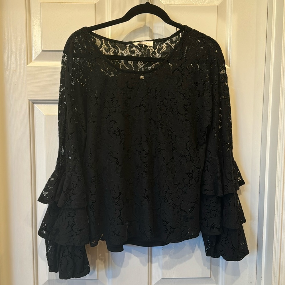 Solitaire Lace Ruffle Sleeve Blouse